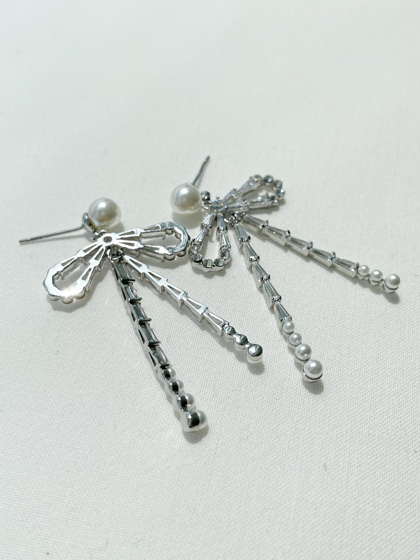 Ella Silver Ribbon Earrings - ELCY ISLAND