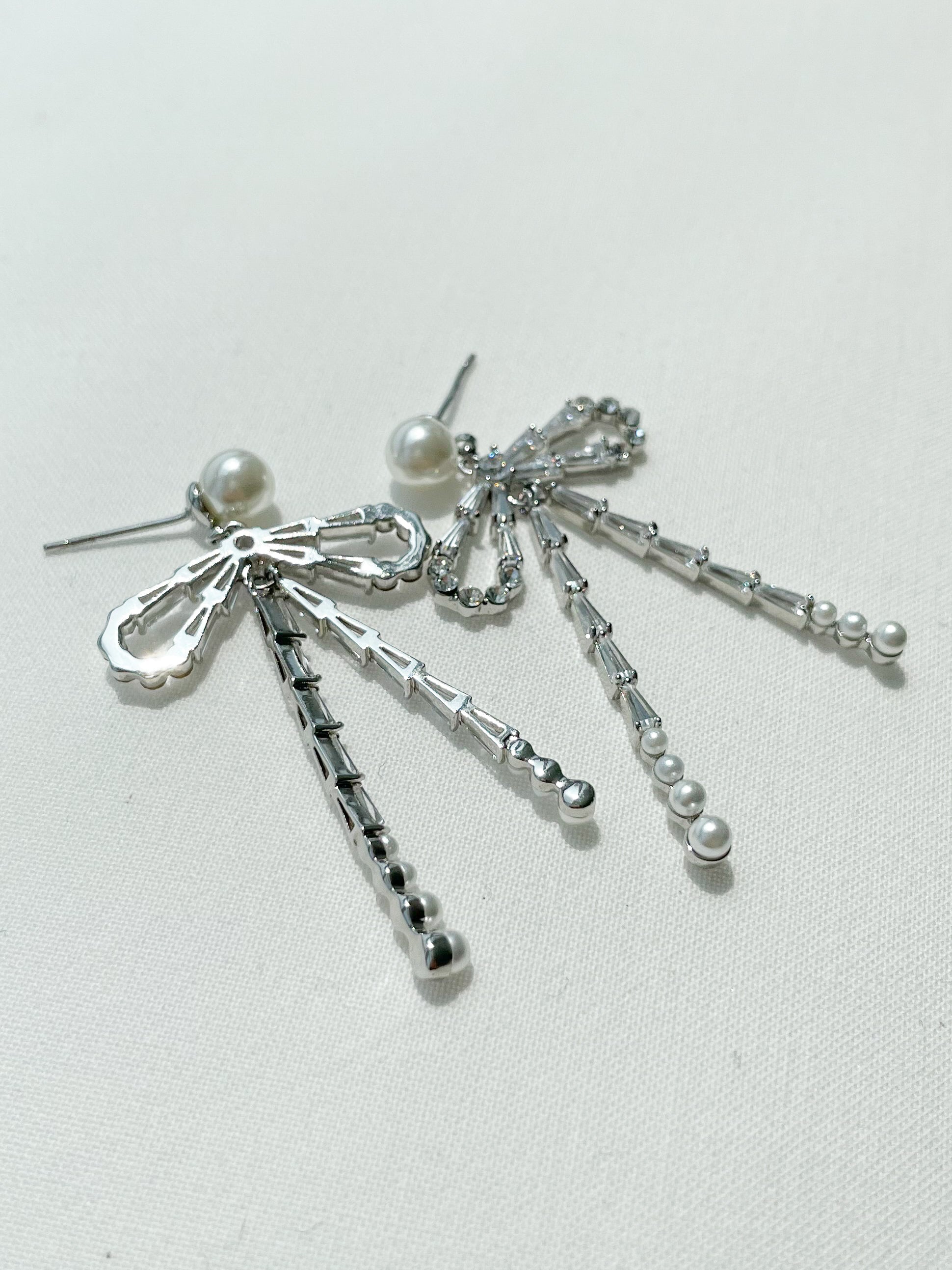Ella Silver Ribbon Earrings - ELCY ISLAND
